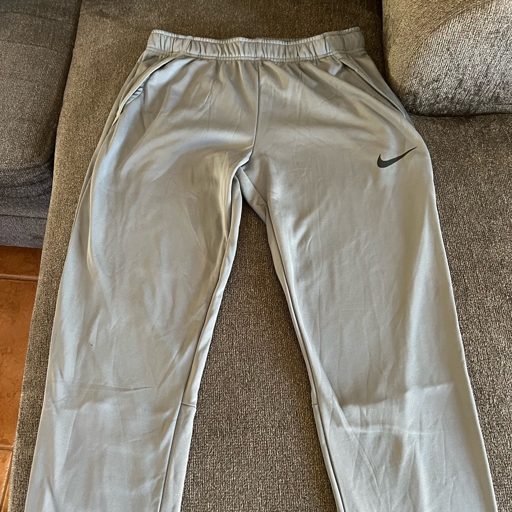 Nike Dri-Fit Standard Fit Sweatpants